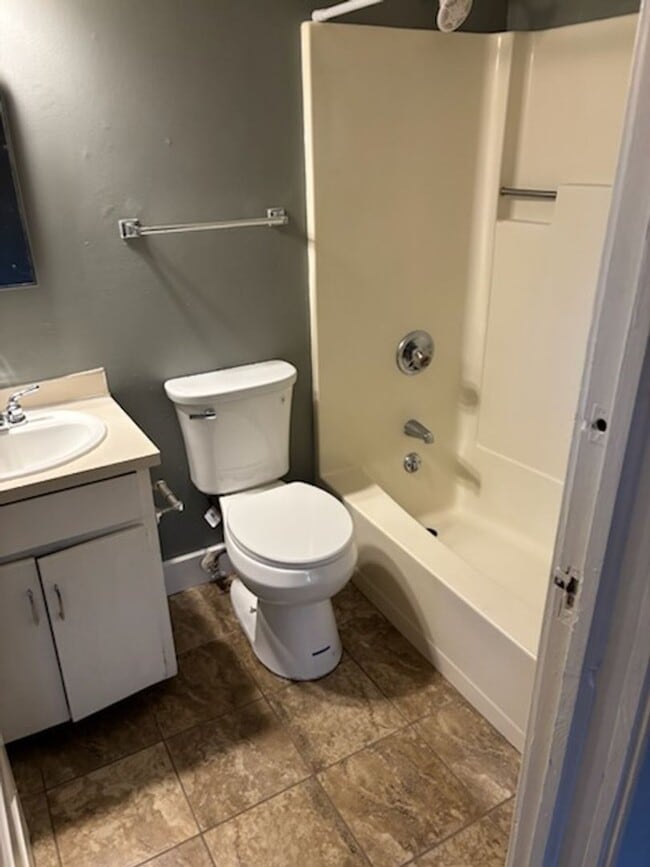 Building Photo - 1821 17th Ave