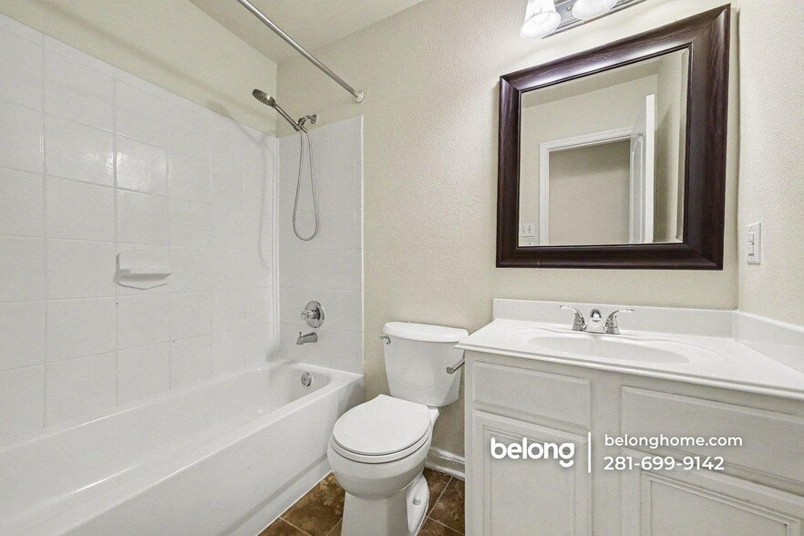 Building Photo - 20739 Dickinson Manor Ln
