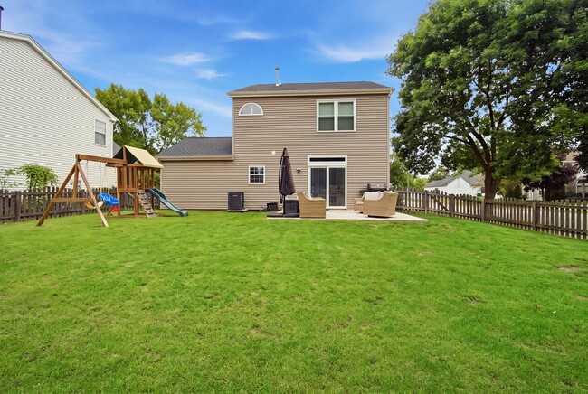 Building Photo - 843 Newbury Ct