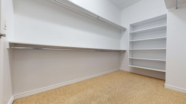Building Photo - Pet Friendly 2 Bedroom Cedar Crossing Town...