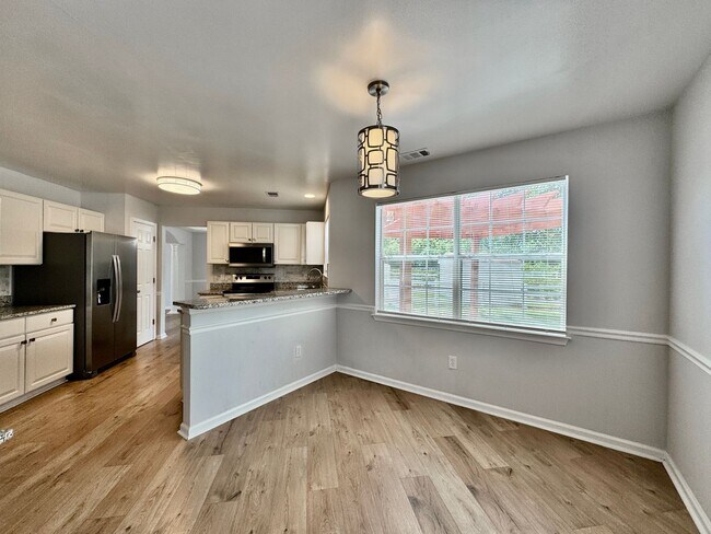 Building Photo - 4-Bedroom Home Castleton Ready 07-16-26! A Pet-Friendly Home - All Appliances - Fenced Yard - Exc...