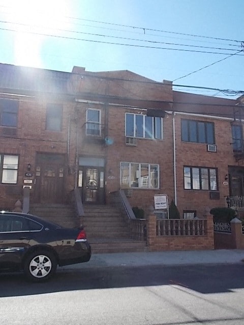 Building Photo - 434 Avenue Y