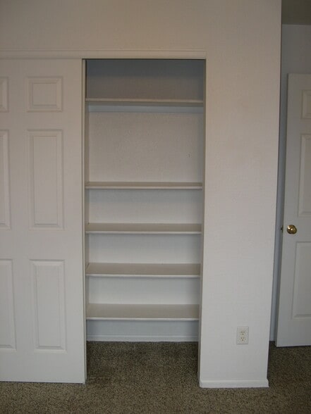 Building Photo - 461 N Sun Ct