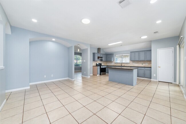 Building Photo - 16327 Dryberry Ct