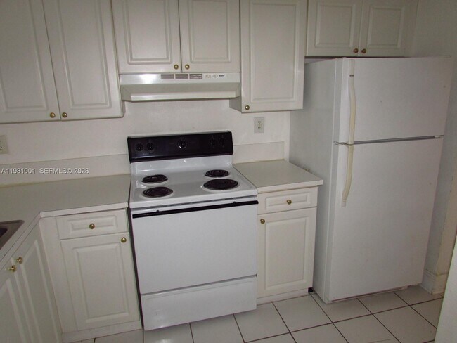 Building Photo - 5100 SW 41st St