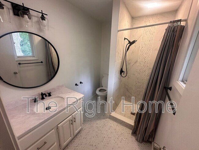Building Photo - 11736 Quail Dr