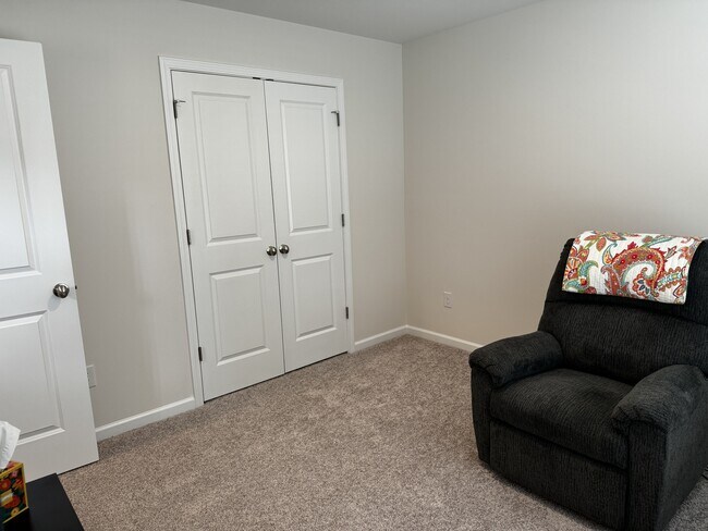 Building Photo - 230 Pedric Dr