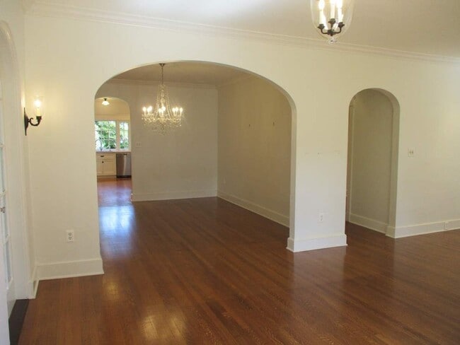Building Photo - Stunning 4 Bedroom Home in North End Tacoma