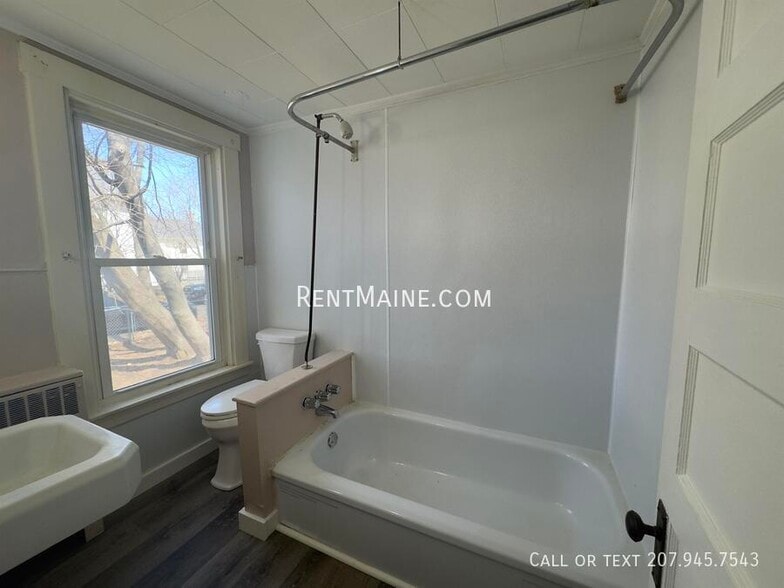 Building Photo - 145 Essex St