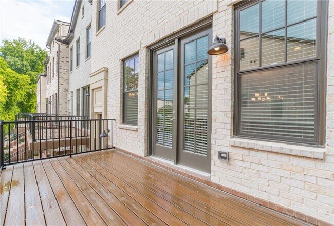 Building Photo - 4133 Wisconsin Dr
