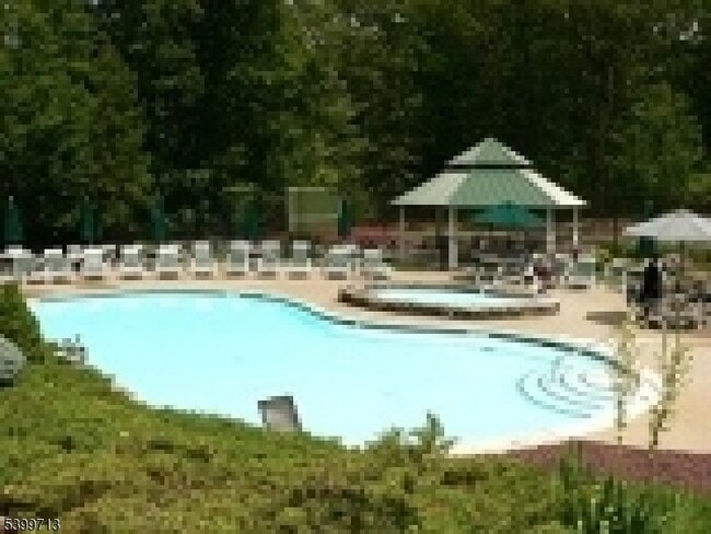 Building Photo - 5222 Richmond Rd