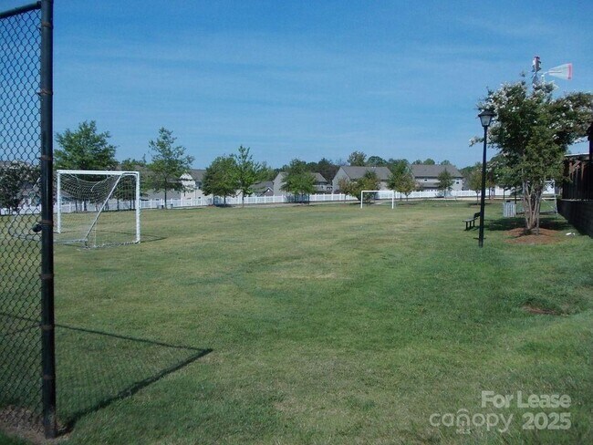 Building Photo - 10855 Tailwater St