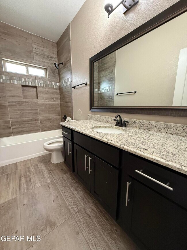 Building Photo - 12551 New Dawn Dr