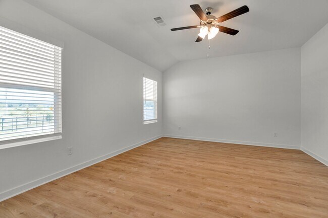 Building Photo - Brand-New 4 Bedroom +office in Prairie Gro...