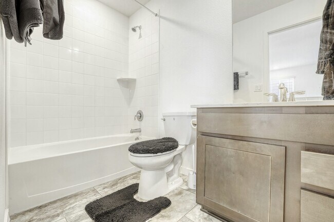 Building Photo - 8991 Hightower St