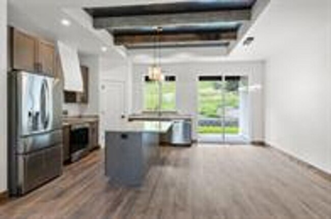 Building Photo - 4bed/2bath house on Village Greens Golf Co...