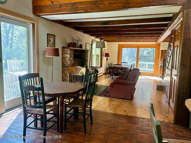 Building Photo - 125 Taconic Creek Rd