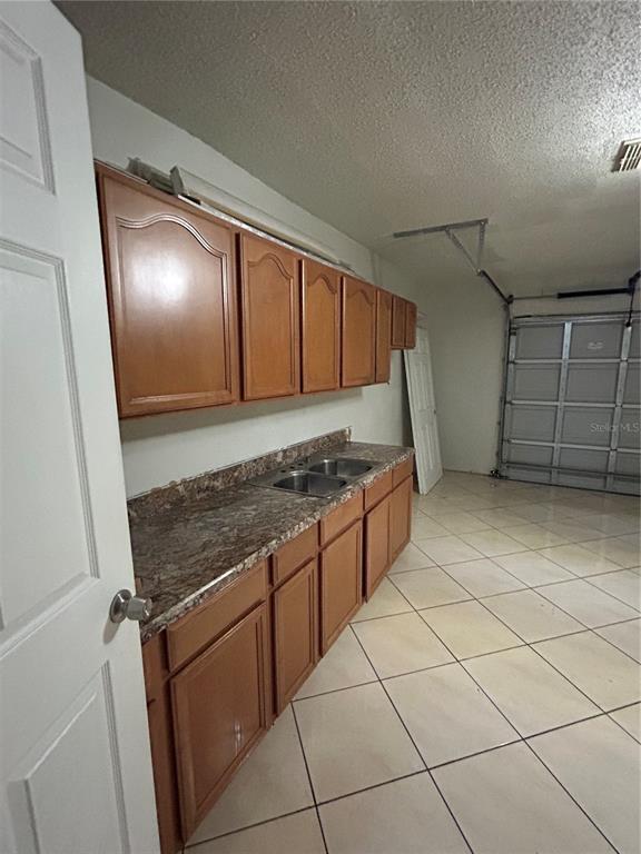 Building Photo - 339 La Paz Dr
