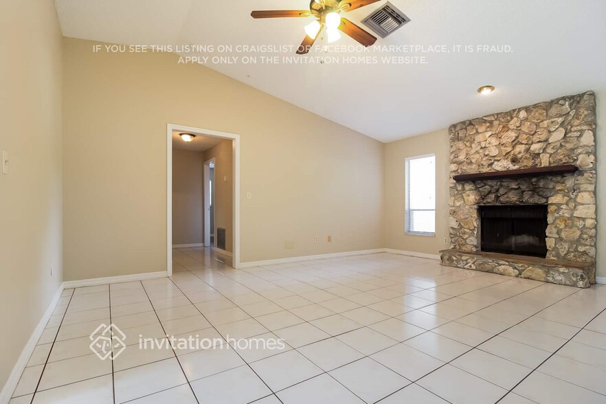 Building Photo - 102 Leyburn Pl