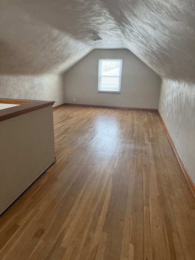 Building Photo - 3 Bedroom Cape Cod - Upper Arlington, OH