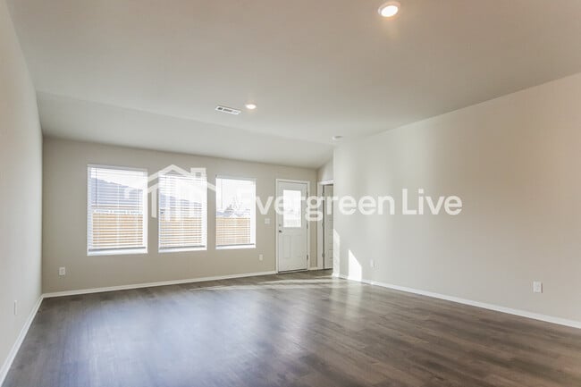 Building Photo - 6615 NW Kathleen St