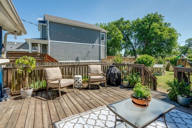 Building Photo - Beautiful Cleveland Park Bungalow, just 2 ...