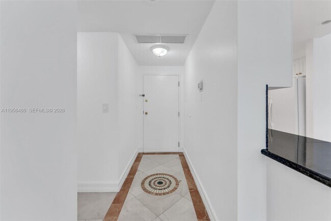 Building Photo - 700 Biltmore Way