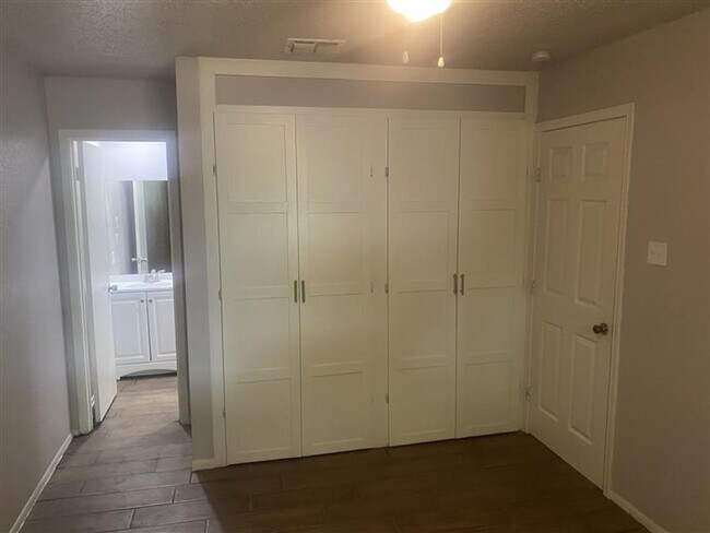 Building Photo - 1407 Churing Dr