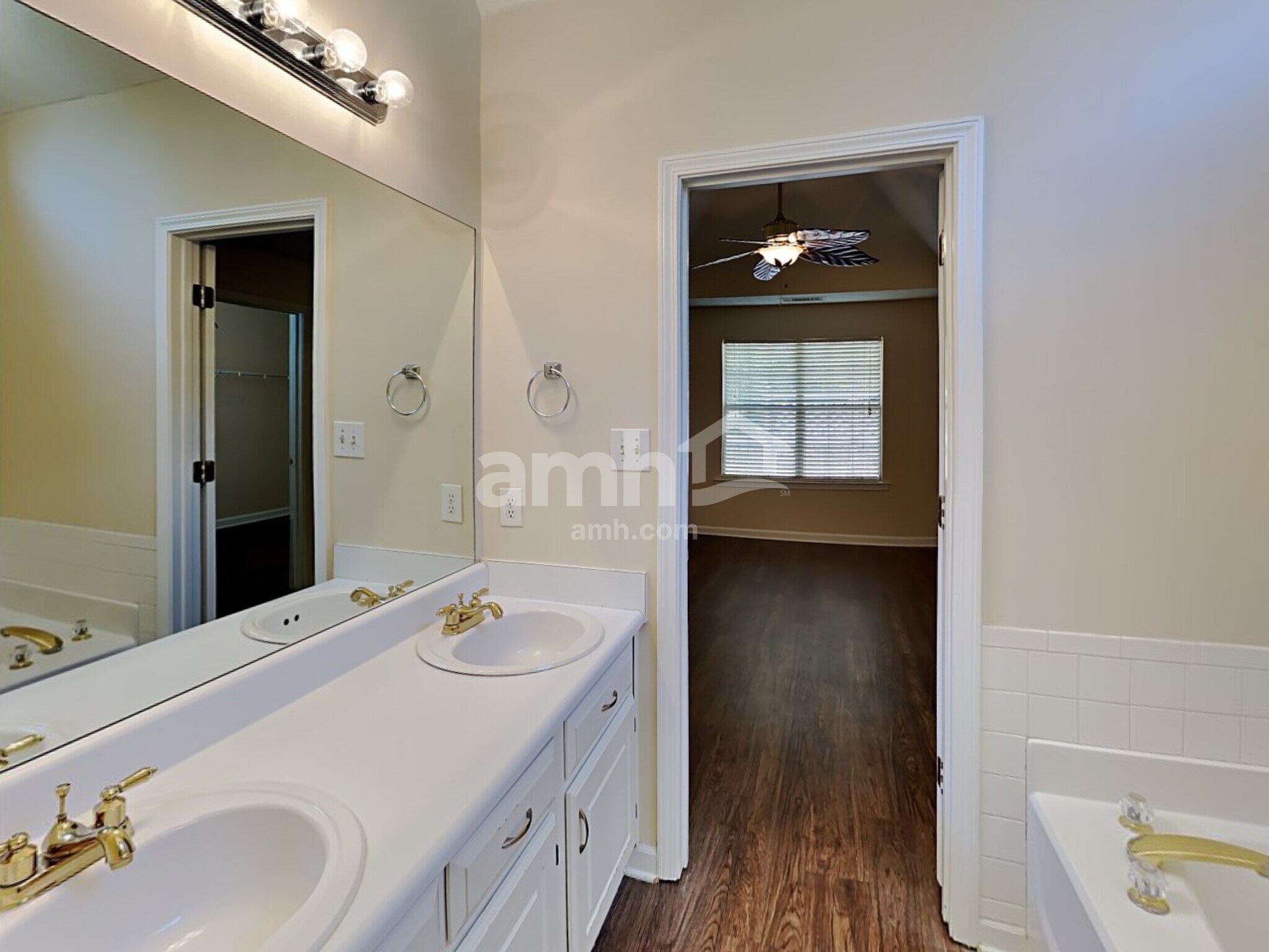 Building Photo - 515 Chaseridge Dr