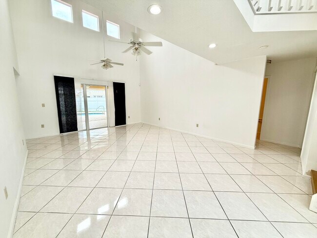 Building Photo - 10579 Pebble Cove Ln