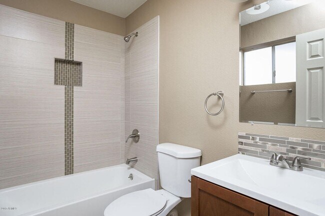 Building Photo - 5-Bedroom Tempe Home Near ASU with Garage & Covered Patio