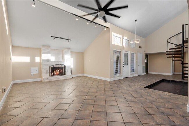 Building Photo - 6003 Long Leaf Dr