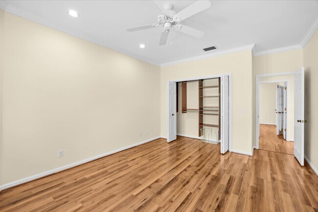 Building Photo - 7362 Pine Creek Way