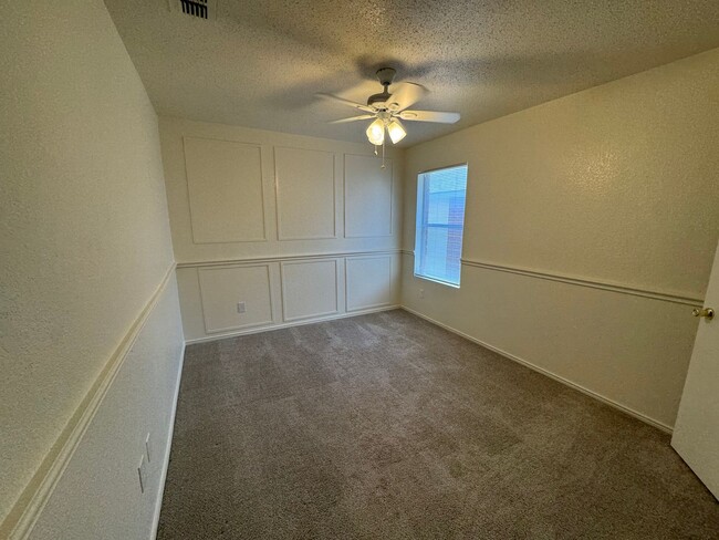 Building Photo - Nice Single Story in Saginaw Area