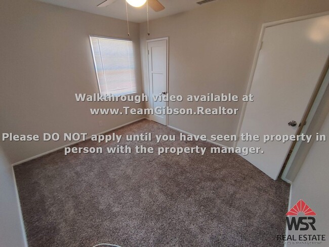 Building Photo - 4 Bedroom / 2 Bathroom Home.