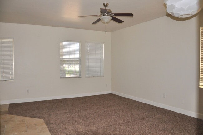 Building Photo - Beautiful gated Mesa Home!