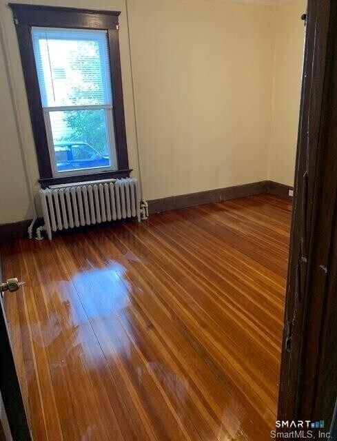 Building Photo - 352 Elm St