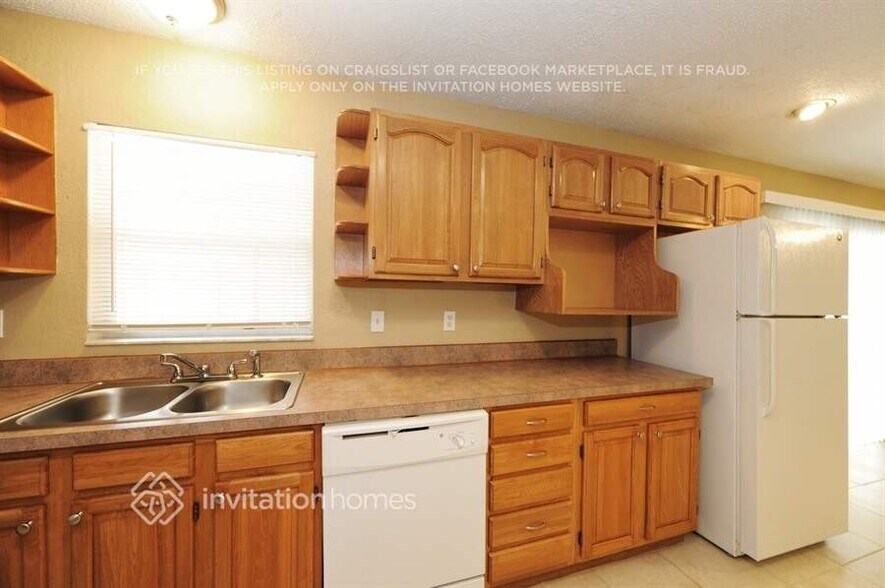 Building Photo - 6029 Christina Dr E