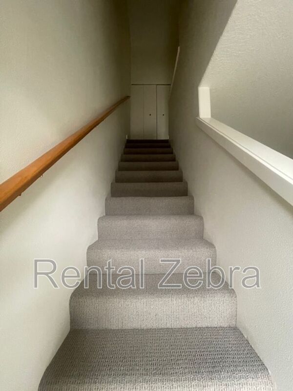 Building Photo - 6702 SE 80th Ave