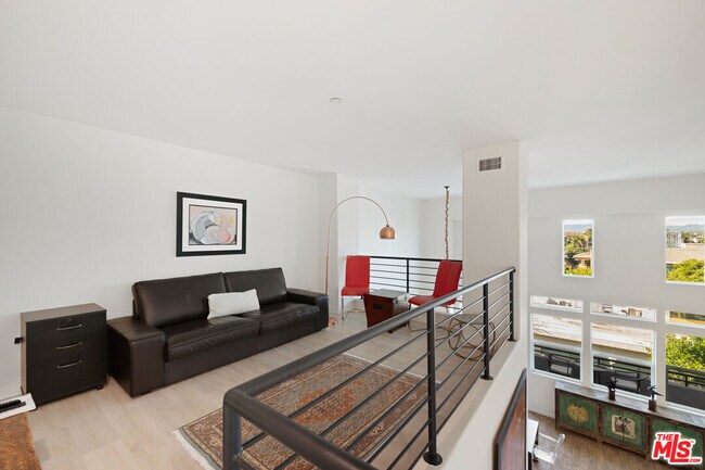 Building Photo - 7100 Playa Vista Dr