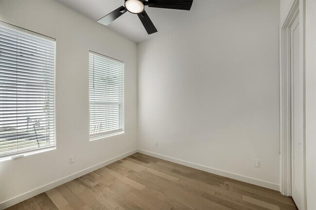 Building Photo - 3204 Overcup Oak Dr