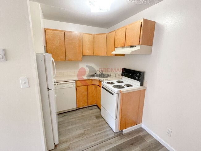 Building Photo - Marjo Apartments