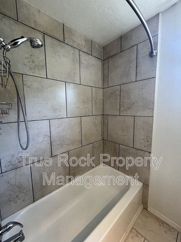 Building Photo - 808 N Wolfe Ln