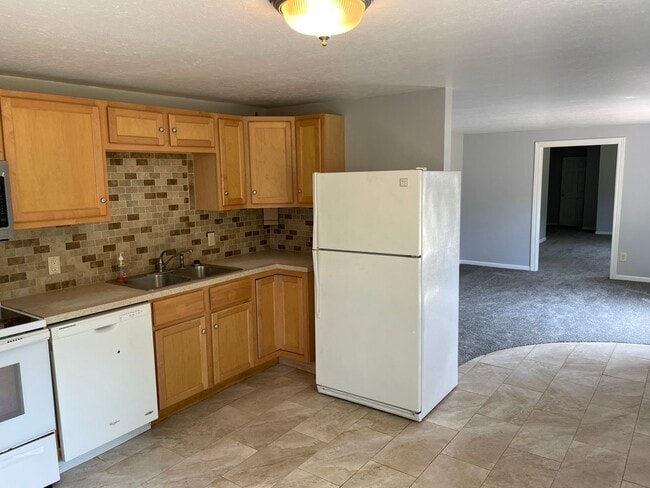 Building Photo - Charming 3-Bedroom Ranch Home in Comstock Park