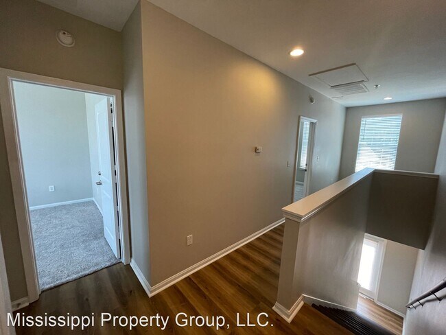 Building Photo - 3 br, 3 bath House - 222 Town Center Drive