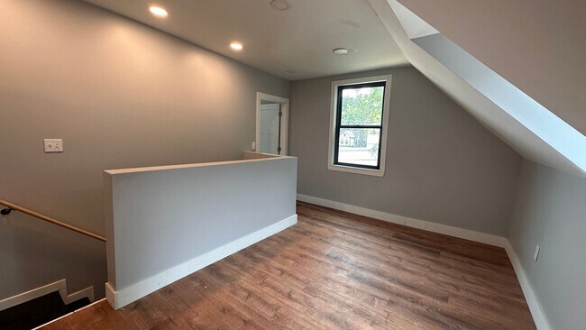 Building Photo - 1605 English Ave