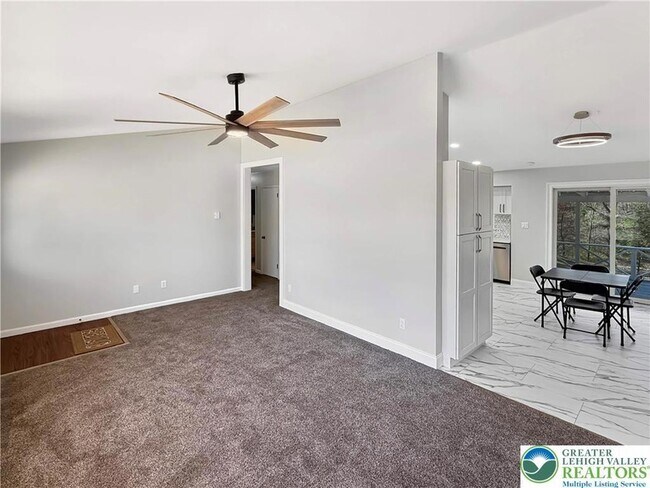 Building Photo - 308 Hemlock Ln