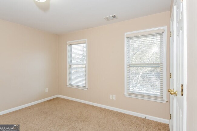 Building Photo - 9120 Waterford Ln