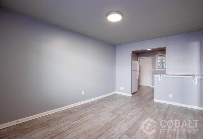 Building Photo - 271 Glen Iris Dr NE