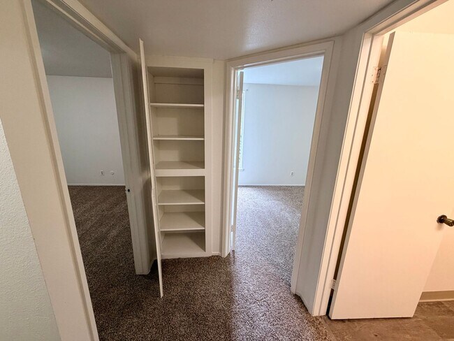 Building Photo - 067